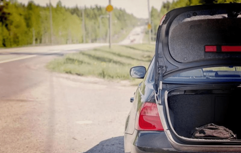 Is it Illegal to Drive with Your Boot Open in Australia?